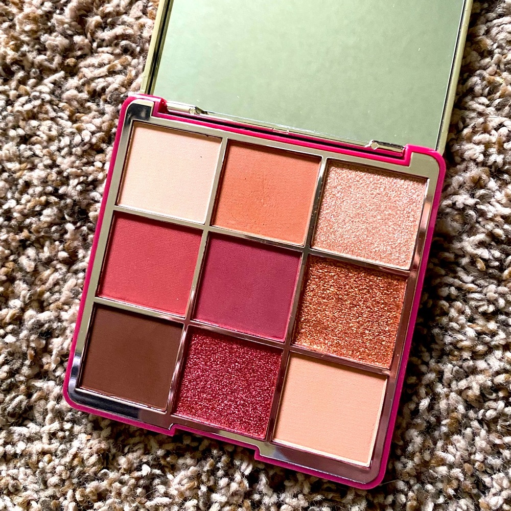 NEW eyeshadow pallet - 9 shades - neutral, assorted mattes